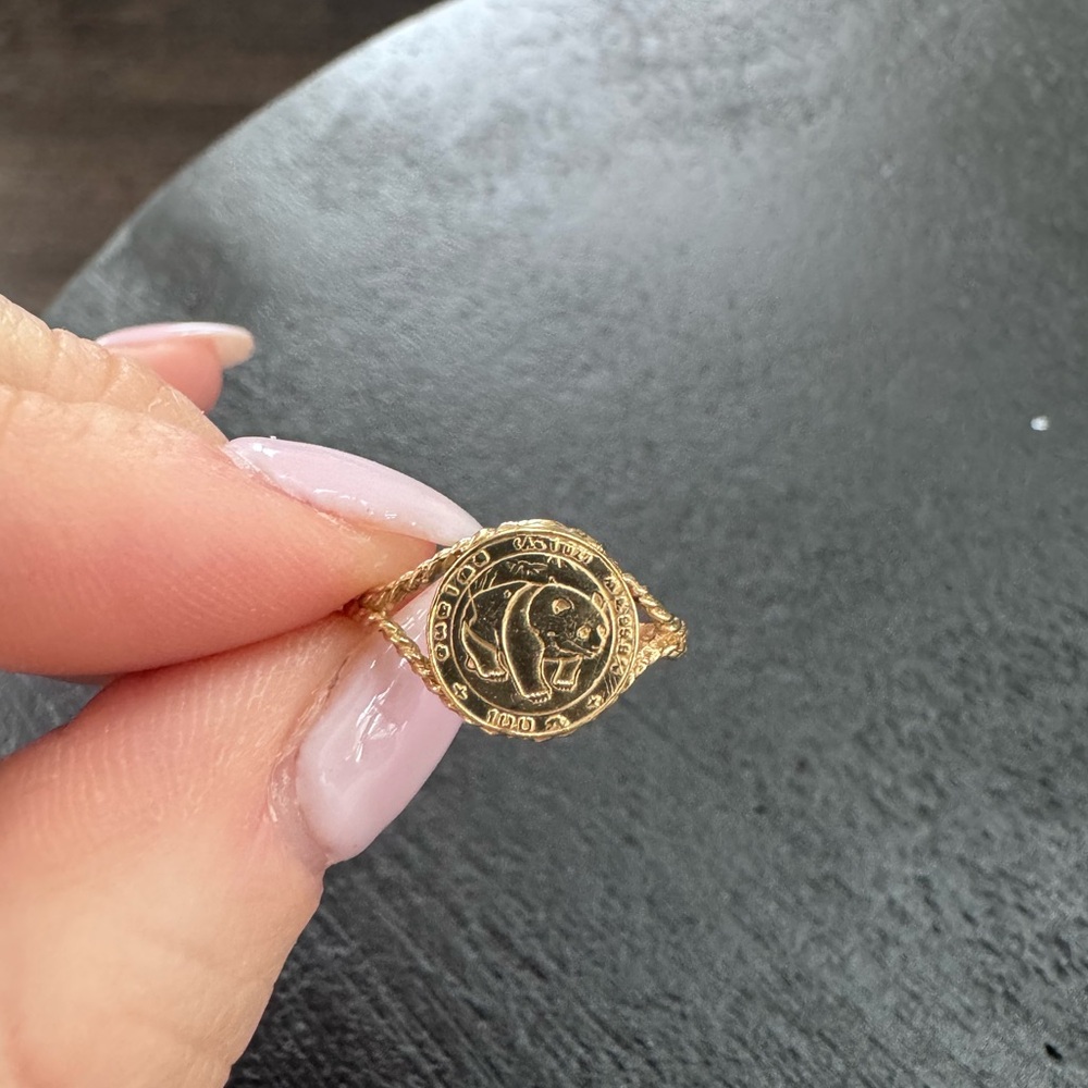 10k gold panda signet ring